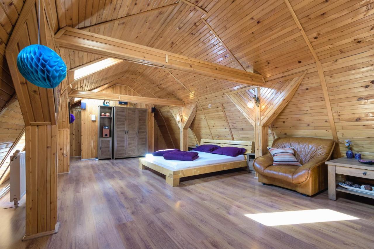 Wooden Attic Apartman Brassó Kültér fotó