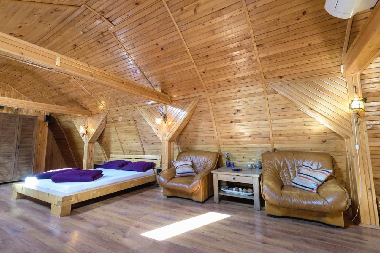 Wooden Attic Apartman Brassó Kültér fotó